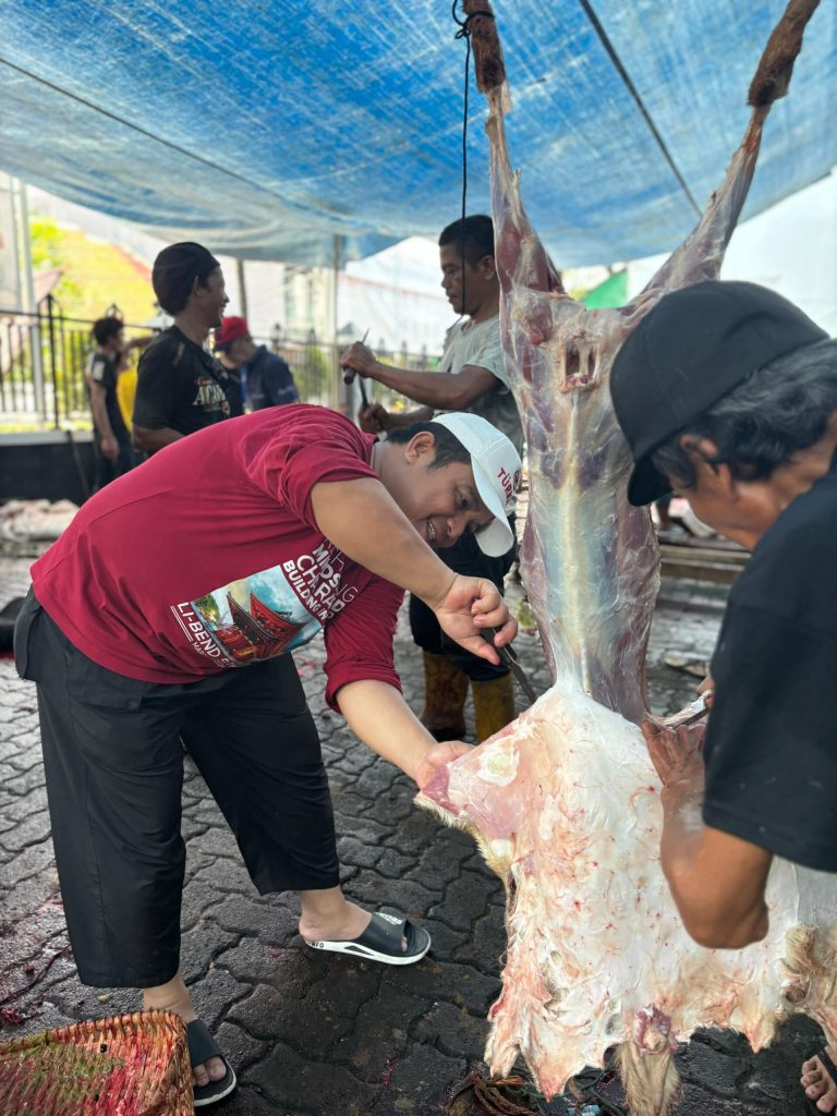 PCM Kebayoran Baru Potong 39 Ekor Sapi dan 42 Ekor Kambing